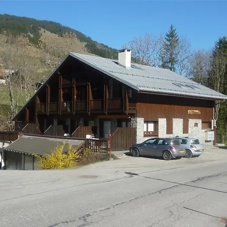 Apartment Pied Des Pistes, 8 Personnes, 3 - Cham01 *