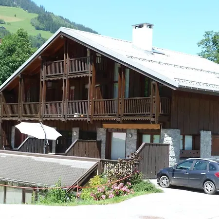 Apartment Pied Des Pistes, 8 Personnes, 3 - Cham01